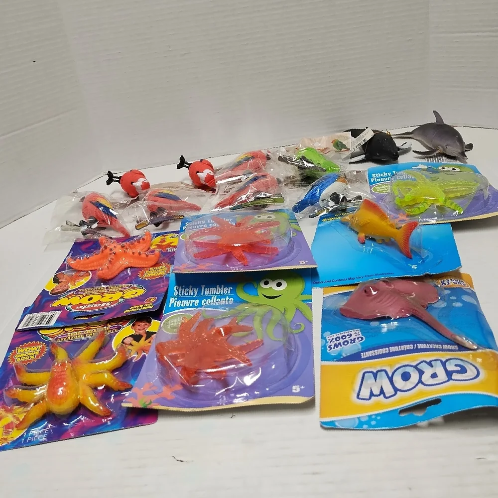 Sticky Lumbar and Glow Sea Creatures Toy Set